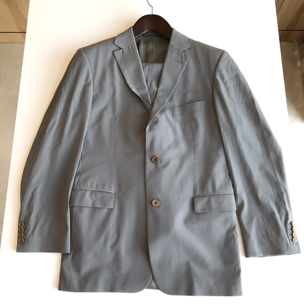 Hugo Boss grey 2 piece suit Size 50